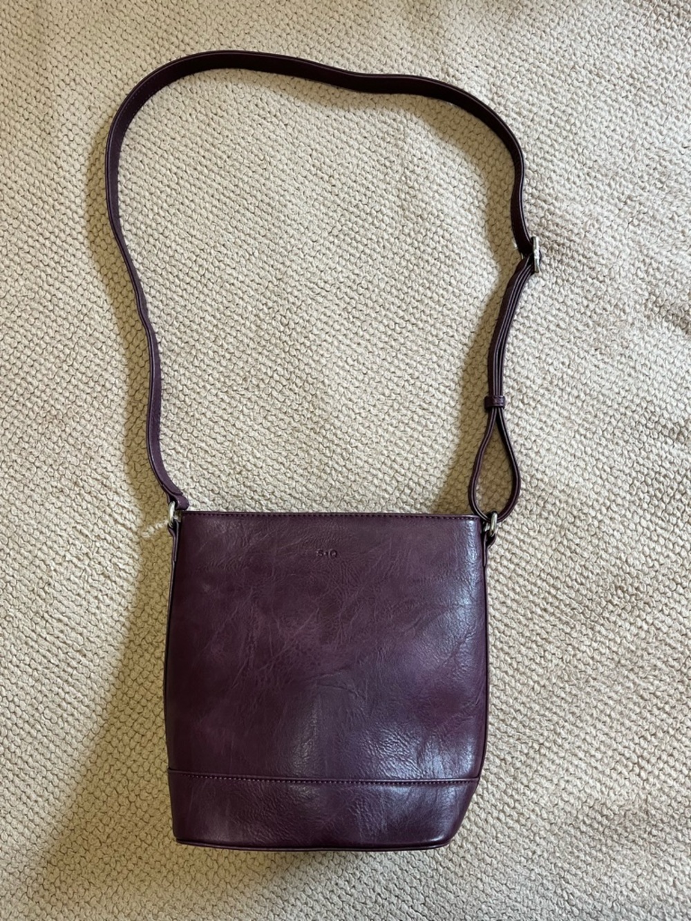 🇨🇦 S-Q “Zhuri Hobo” eggplant colour vegan bag